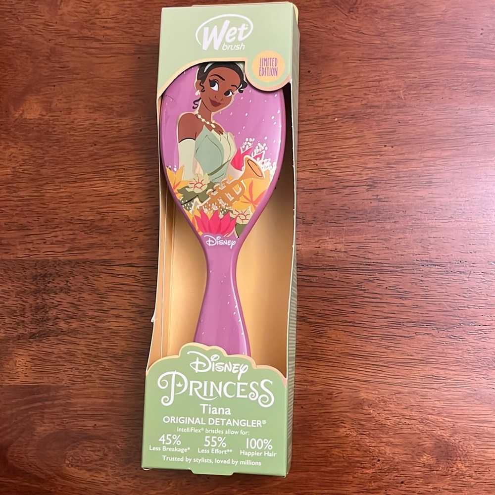 NIB Disney’s Princess Tiana Limited Edition Wet Brush Hairbrush Detangler